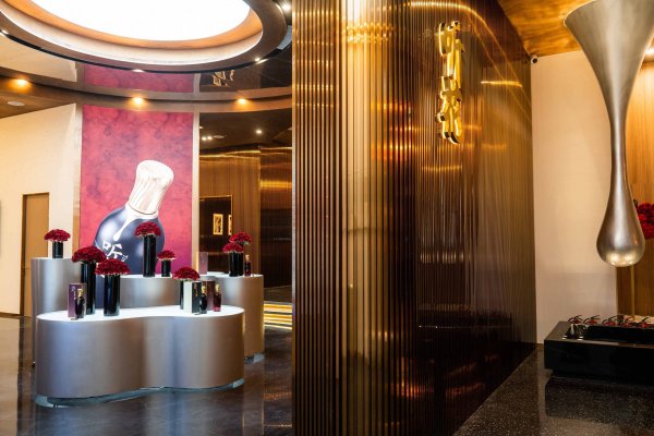 配资网站平台 ST春天2024年营收2.7亿，听花酒恢复线上销售，二手平台价格可达7000元